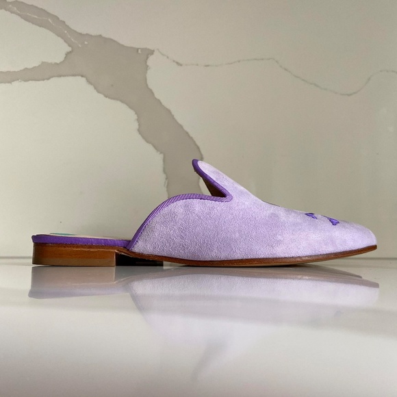NEW CALITAS WORLD SUEDE SLIP ON SKULL MULES LAVENDAR SPOOKY CHIC ACADEMIA GOTH - Picture 3 of 7